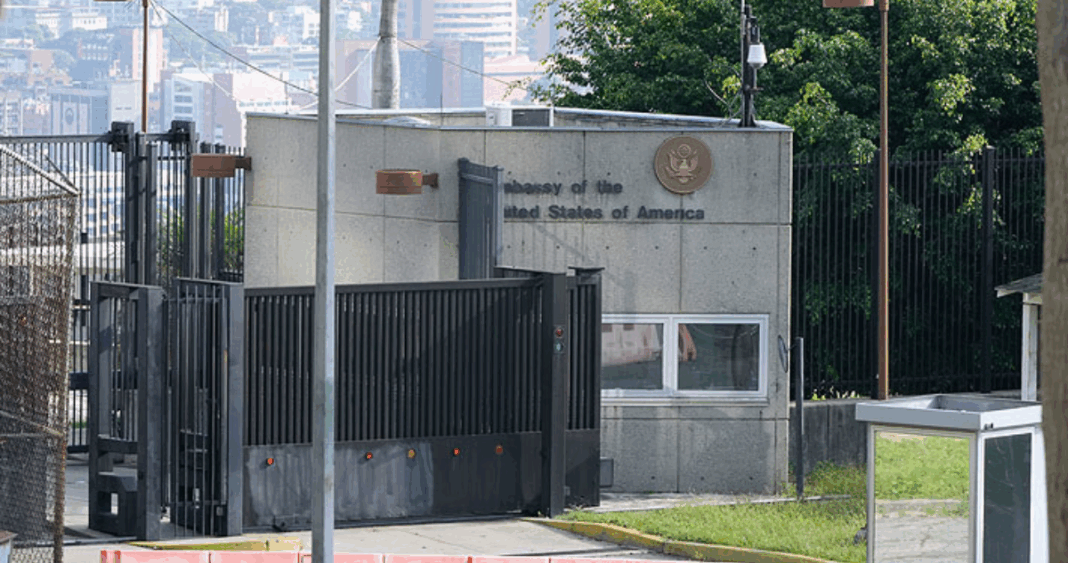 EEUU Niega Presencia Diplomática en Venezuela y Desestima Supuesto Plan Contra su Embajada