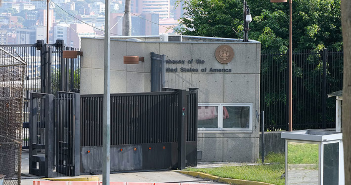 EEUU Niega Presencia Diplomática en Venezuela y Desestima Supuesto Plan Contra su Embajada