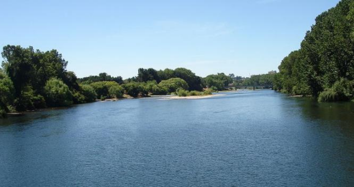 Empresa de Áridos Enfrenta Millonaria Multa por Operar Ilegalmente en el Río Damas