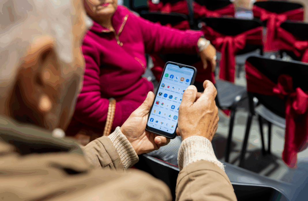 Entel Lidera Iniciativas Innovadoras para Empoderar a Adultos Mayores en Chile