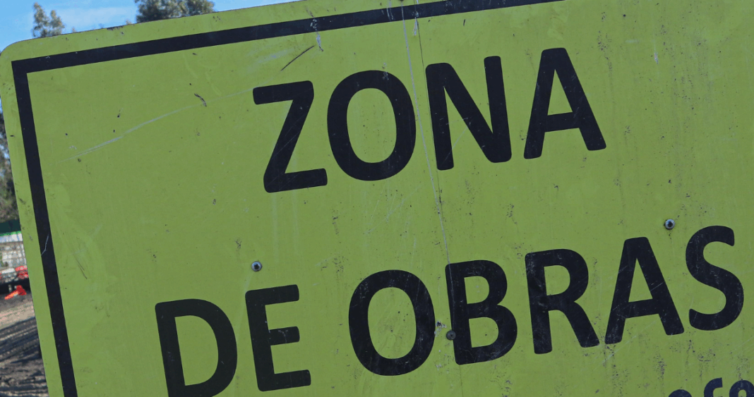 Escándalo en Coronel: Acusaciones cruzadas por coimas paralizan millonaria obra deportiva