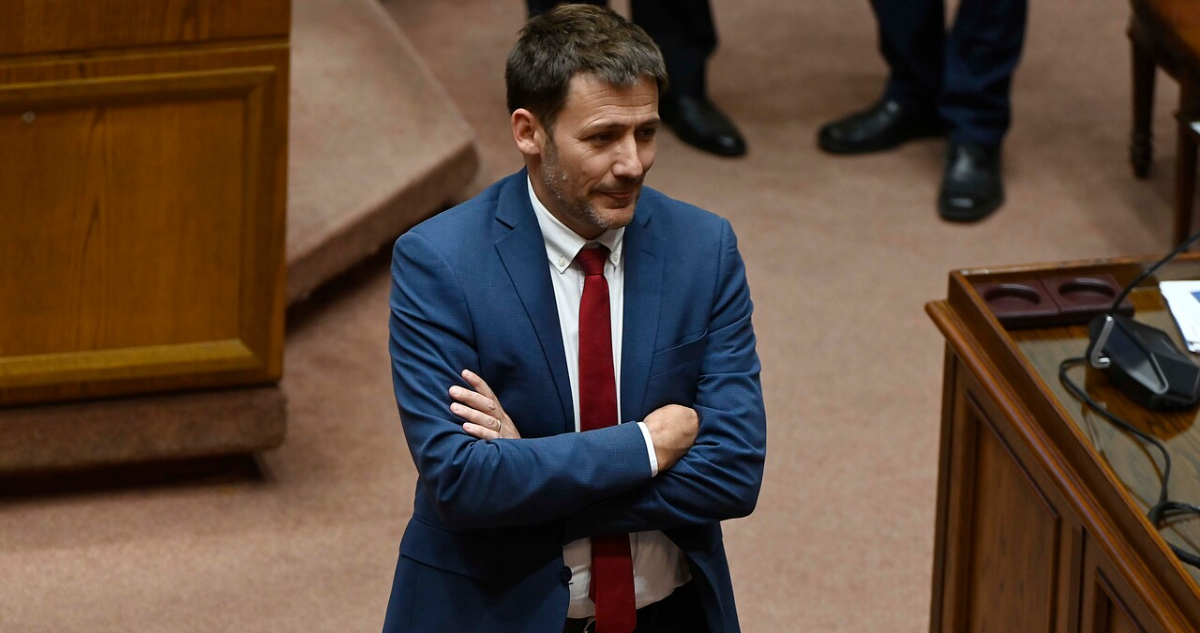 Gobierno Despliega Estrategia para Defender a Exministro Pardow de Acusación Constitucional