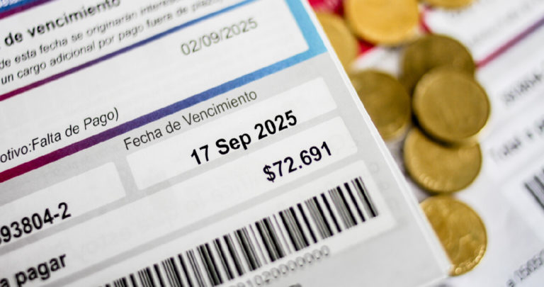 Gobierno anuncia rebajas de hasta $2,000 mensuales en cuentas de luz por acuerdo con generadoras