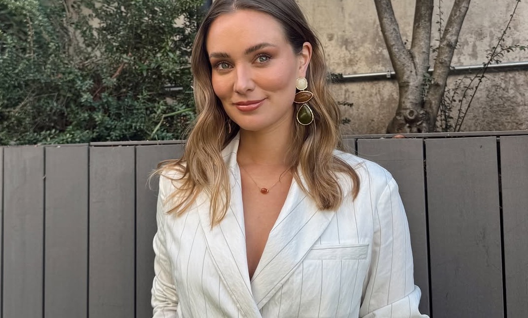 Kika Silva Deslumbra con su Belleza y Estilo en Bikini