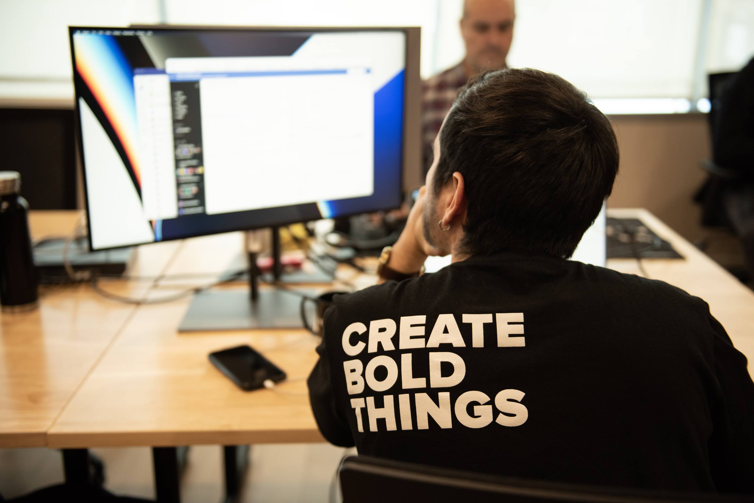 Los Guardianes Invisibles de la Vida Digital: Cómo los Expertos DevOps Mantienen Tus Servicios en Línea