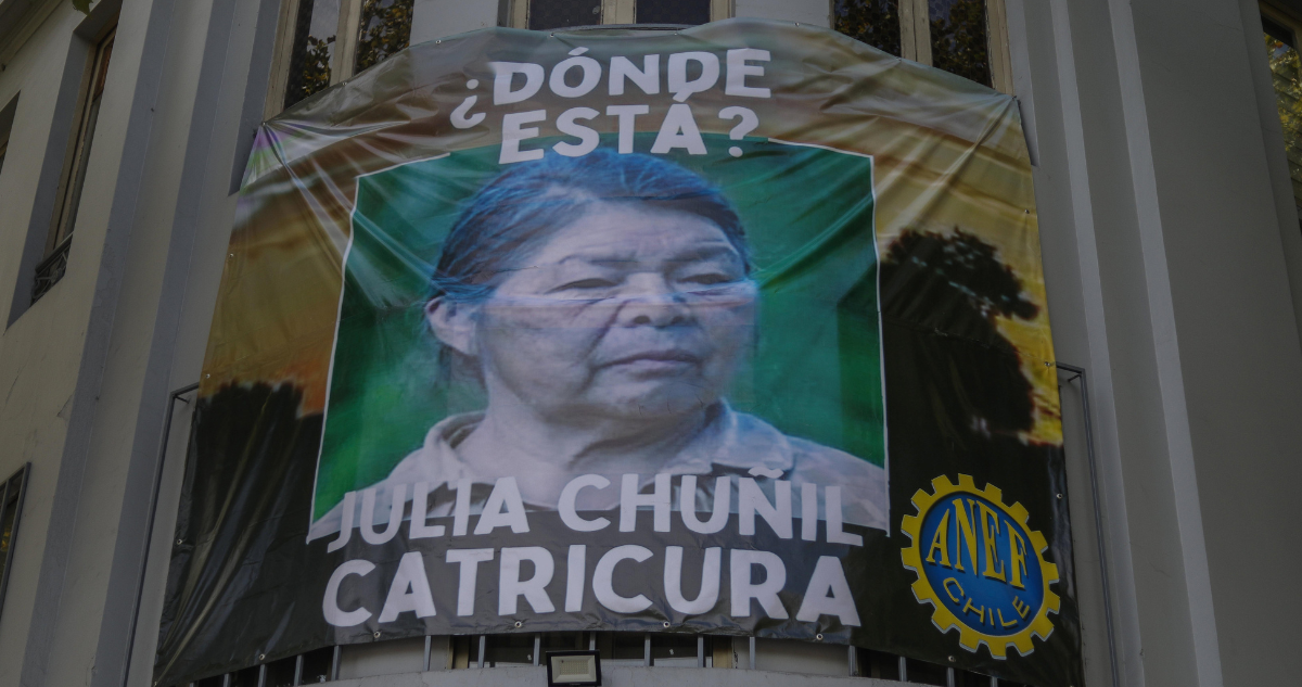 Madre y Hijo Detenidos por Amenazas al Fiscal en Caso de Desaparición de Julia Chuñil