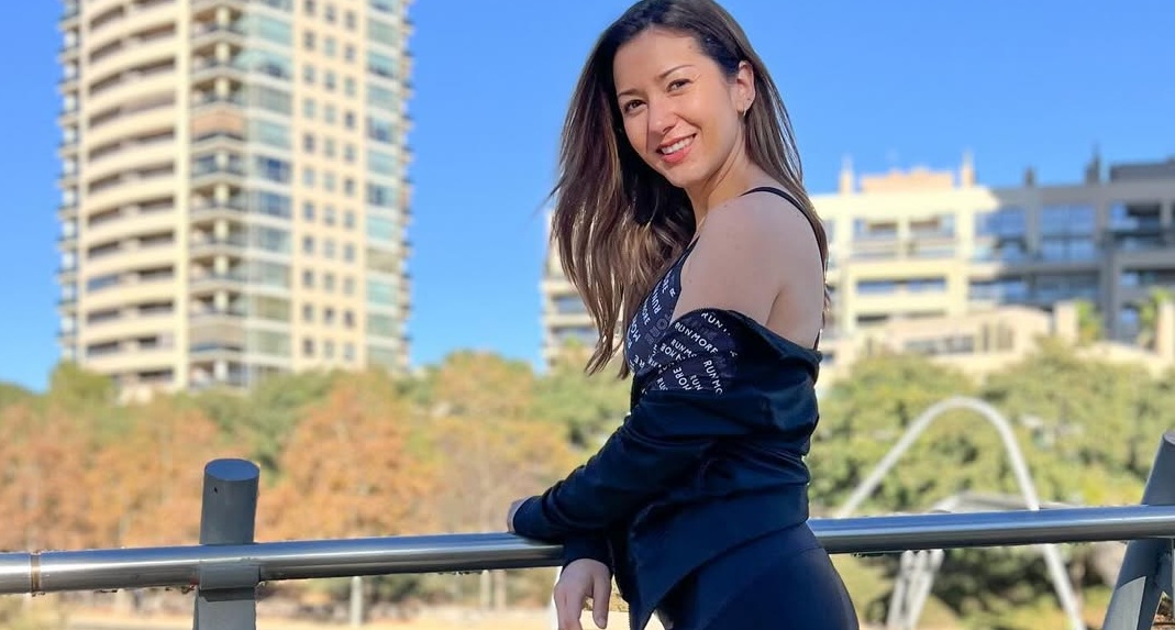 Monty Torrent Deslumbra con Sensual Fotoshoot en Bikini