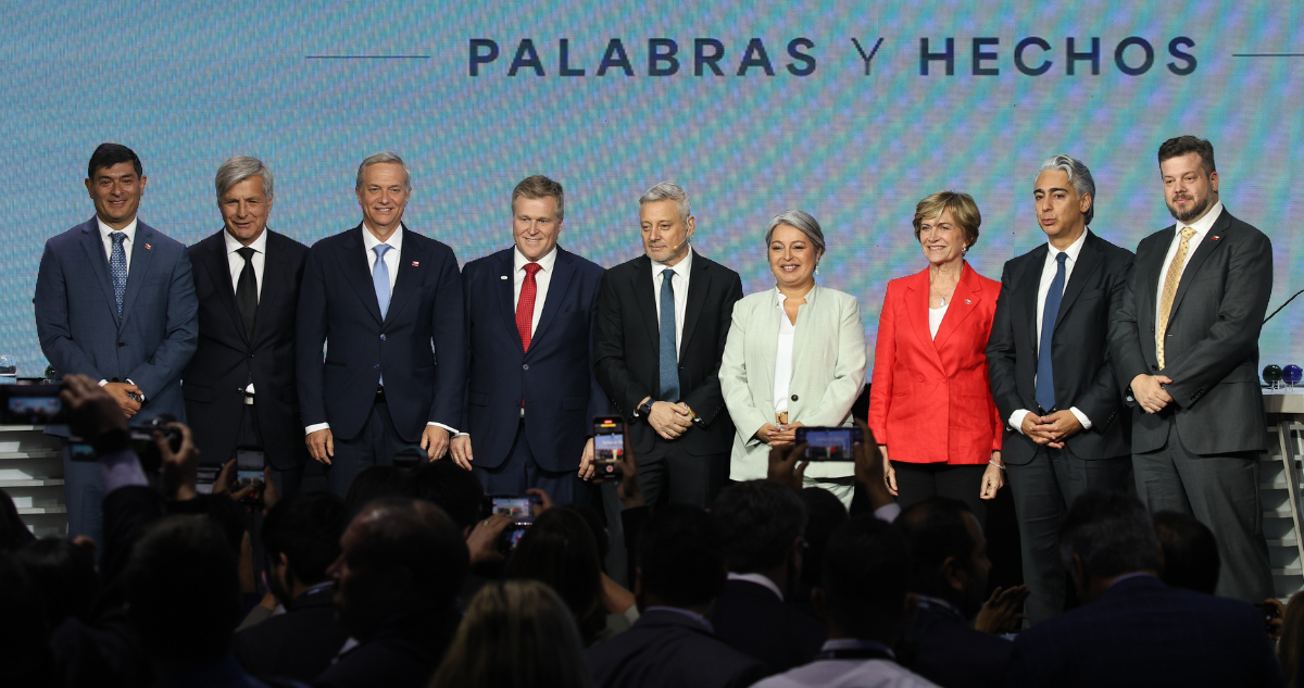 Presidenciables Debaten en Enade 2025: Un Encuentro Marcado por la Mesura y la Búsqueda de Soluciones