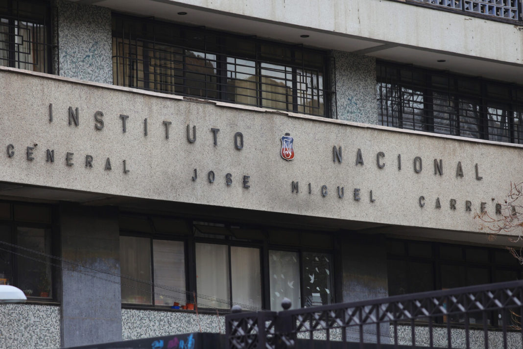 Rectora del Instituto Nacional Destituida por Negligencia Ante Agresión Escolar