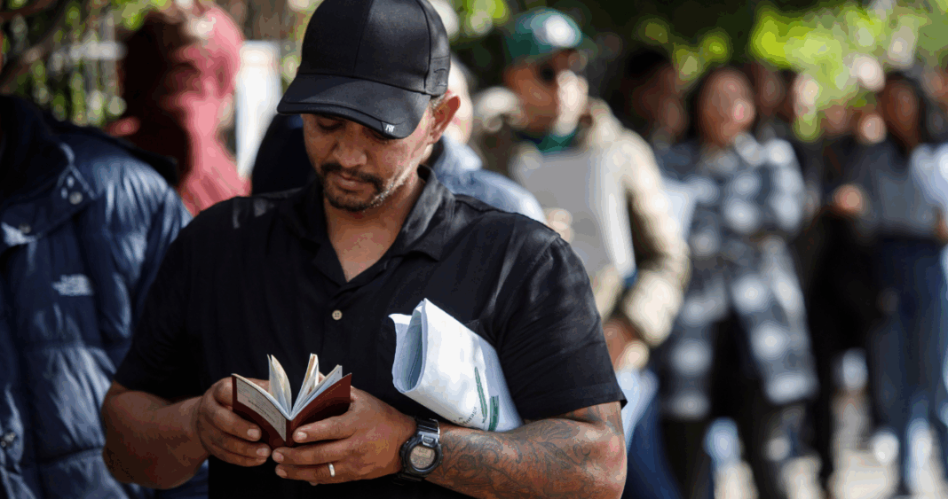 Regularización de Trabajadores Migrantes Agrícolas: Equilibrando Ley y Realidad