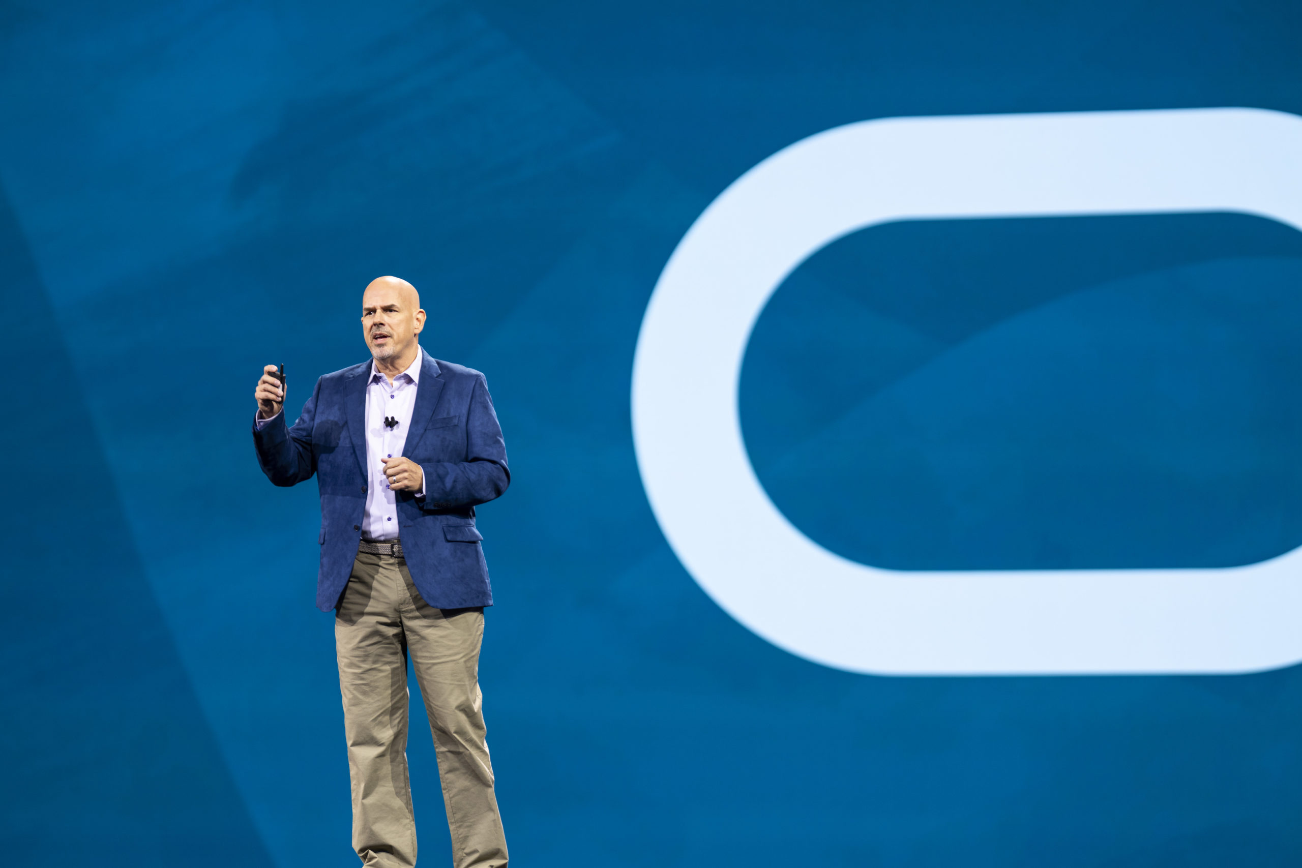 Revolucionaria Base de Datos de Oracle Integra IA en su Núcleo