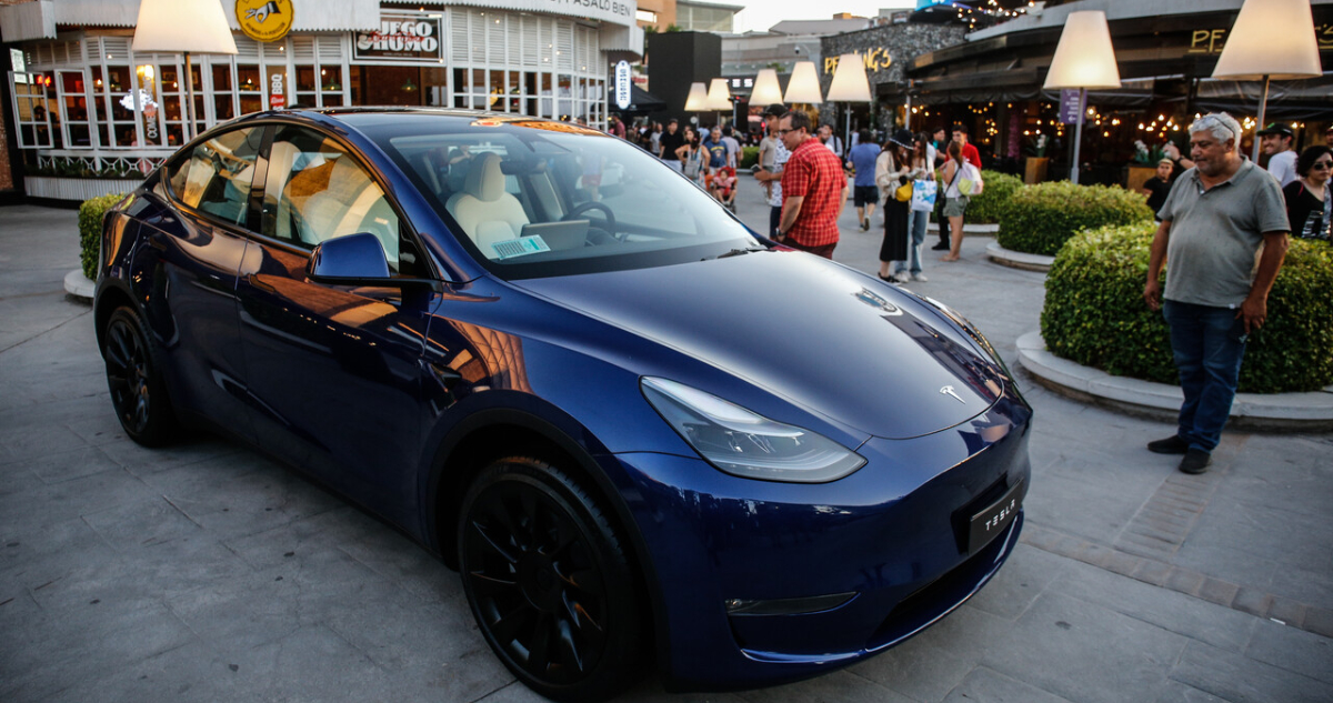 Tesla lanza versiones más asequibles de sus modelos para impulsar las ventas