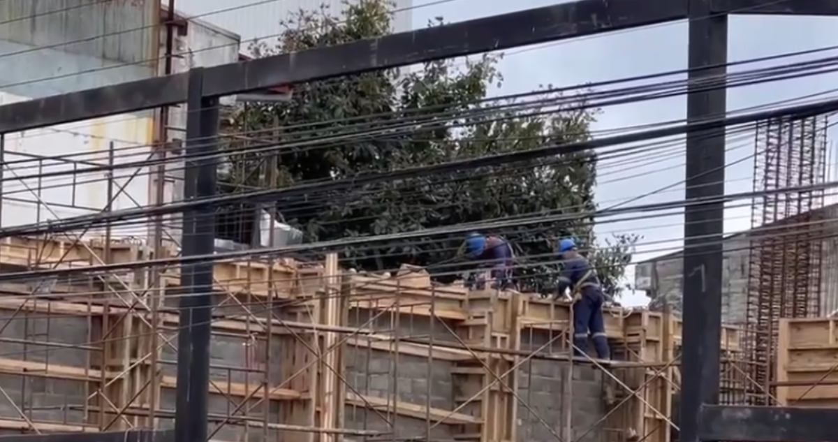 Trabajadores Despedidos de Construcción de Mall Chino en Valdivia Llamados a Ejercer Derechos Laborales