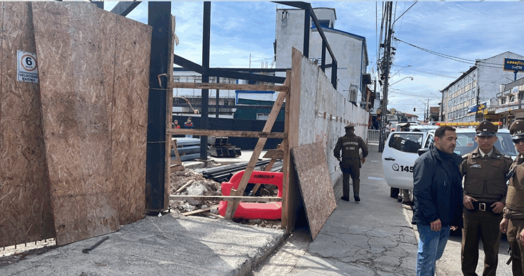 Valdivia se deshace de un mall chino ilegal: Demolición en marcha