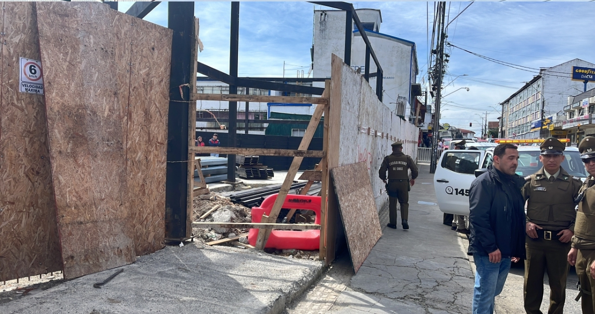 Valdivia se deshace de un mall chino ilegal: Demolición en marcha