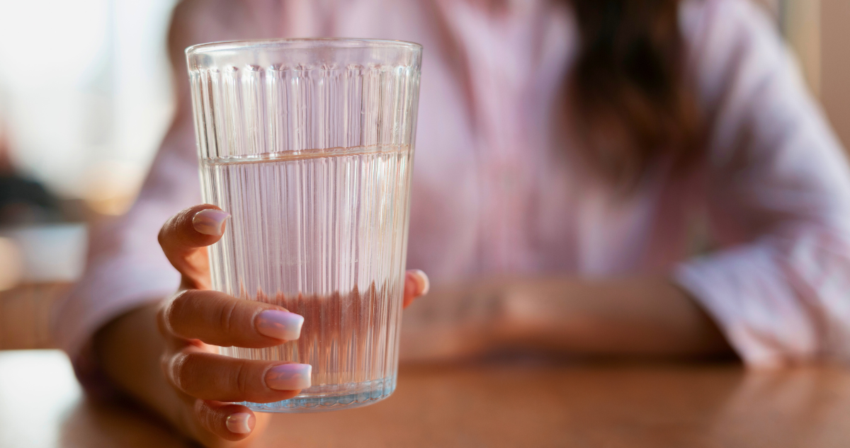 Agua Gratis en Restaurantes: Cómo el Proyecto de Ley Revoluciona la Hospitalidad