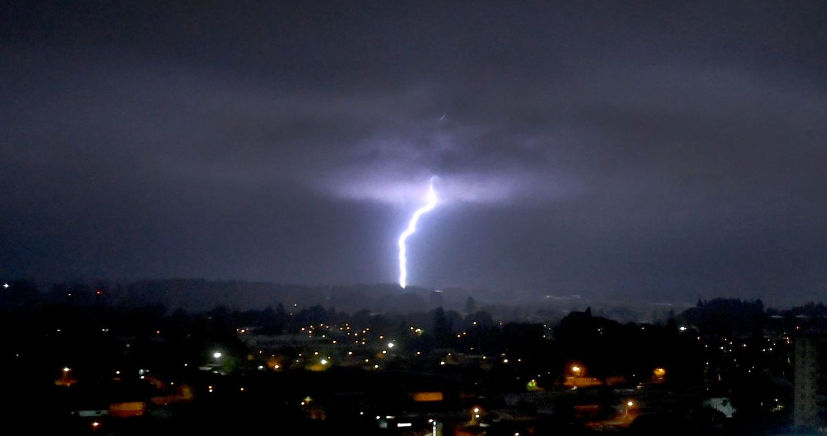 Alerta por Tormentas Eléctricas en el Sur de Chile: Preparándose para un Fin de Semana Inestable