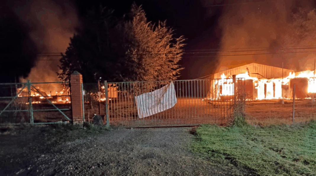 Ataque Incendiario en Fundo Traipo: Destrucción de Patrimonio y Demandas Mapuche