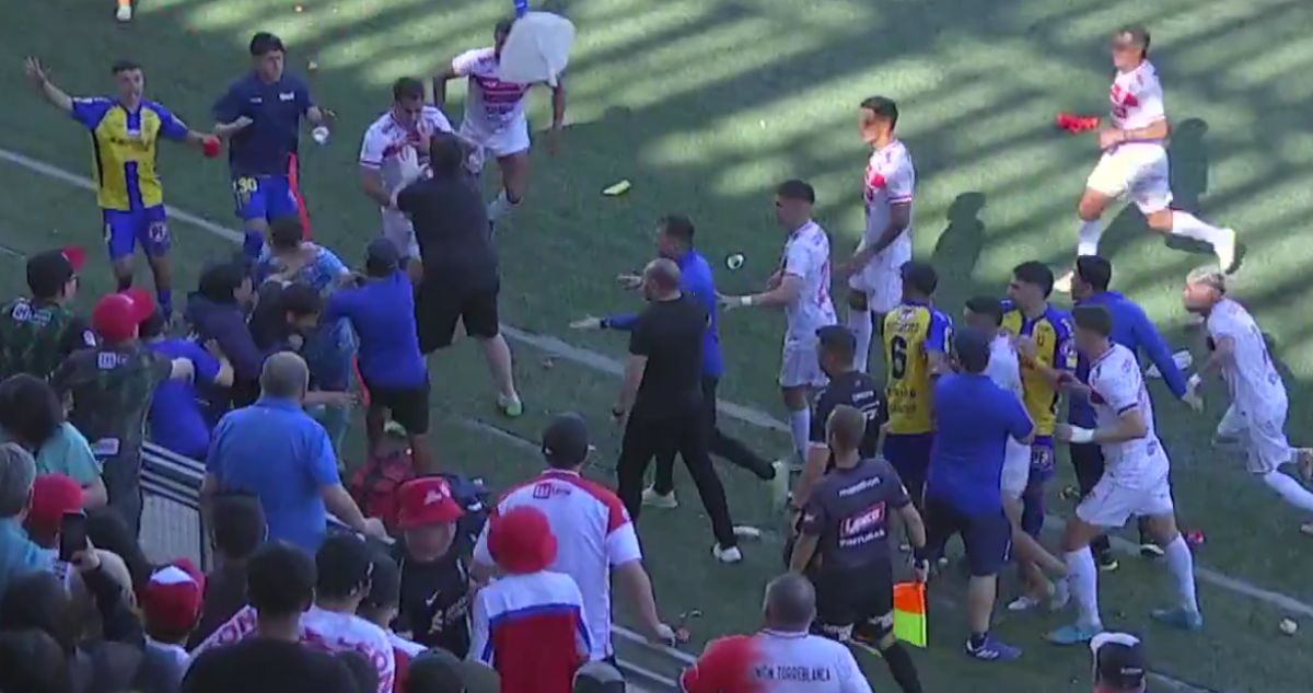 Caos en el Cierre de la Primera B: Futbolista Detenido por Agresión en Partido Decisivo