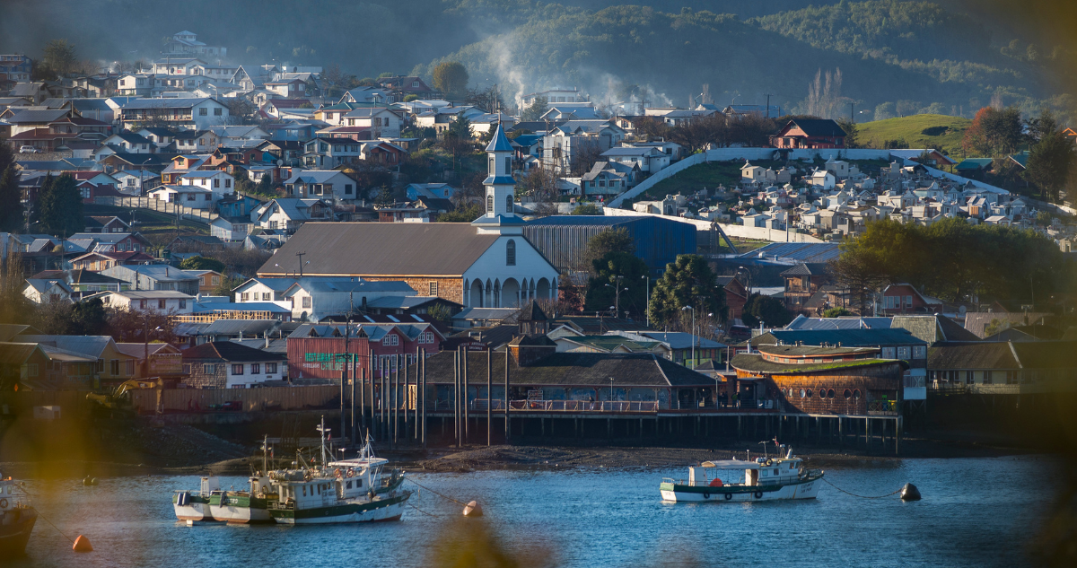 Chiloé Enfrenta la Crisis de Residuos: Gobierno Regional Llama a Acelerar Acuerdos para Centro de Tratamiento