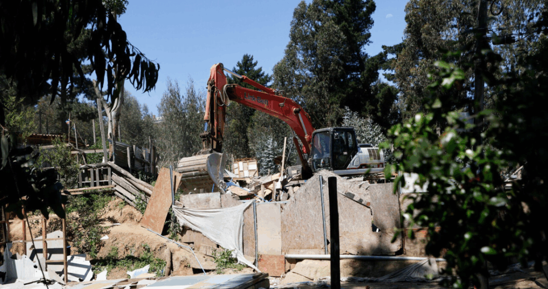 Desalojo en Placilla: Familias Desplazadas Enfrentan Desafíos Tras Perder sus Hogares Informales