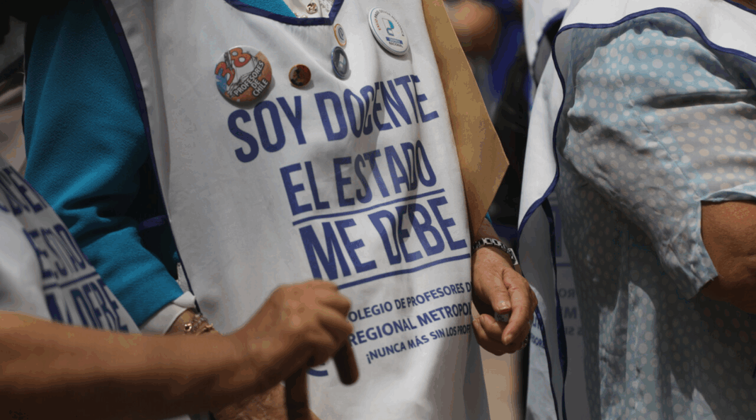 Docentes Jubilados de Osorno Luchan por Cobrar Deuda Histórica Pendiente