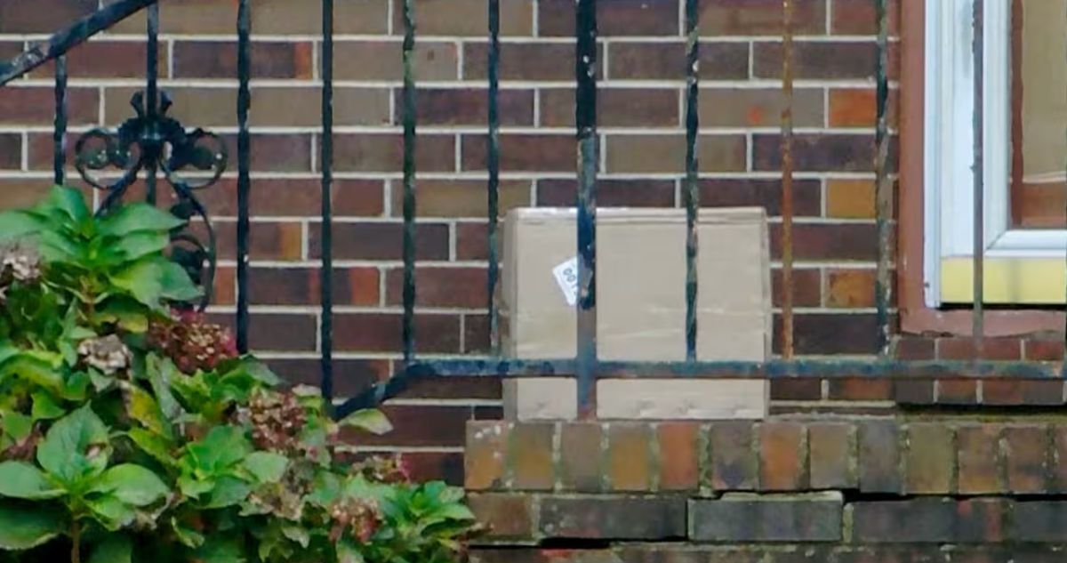 Escalofriante Envío Equivocado: Mujer Recibe Partes Humanas en Lugar de Medicinas