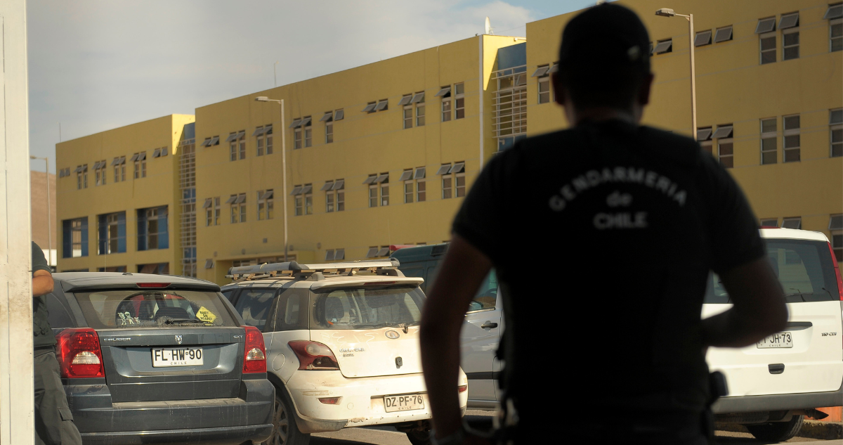 Escándalo en la Cárcel de Alto Hospicio: Aumentan a 13 los Gendarmes Implicados en Red de Narcotráfico