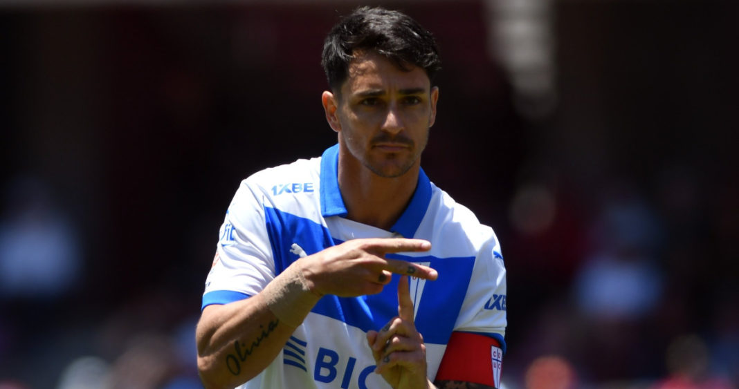 Estrella de la UC se excusa de ser vocal de mesa en elecciones por viaje a Argentina