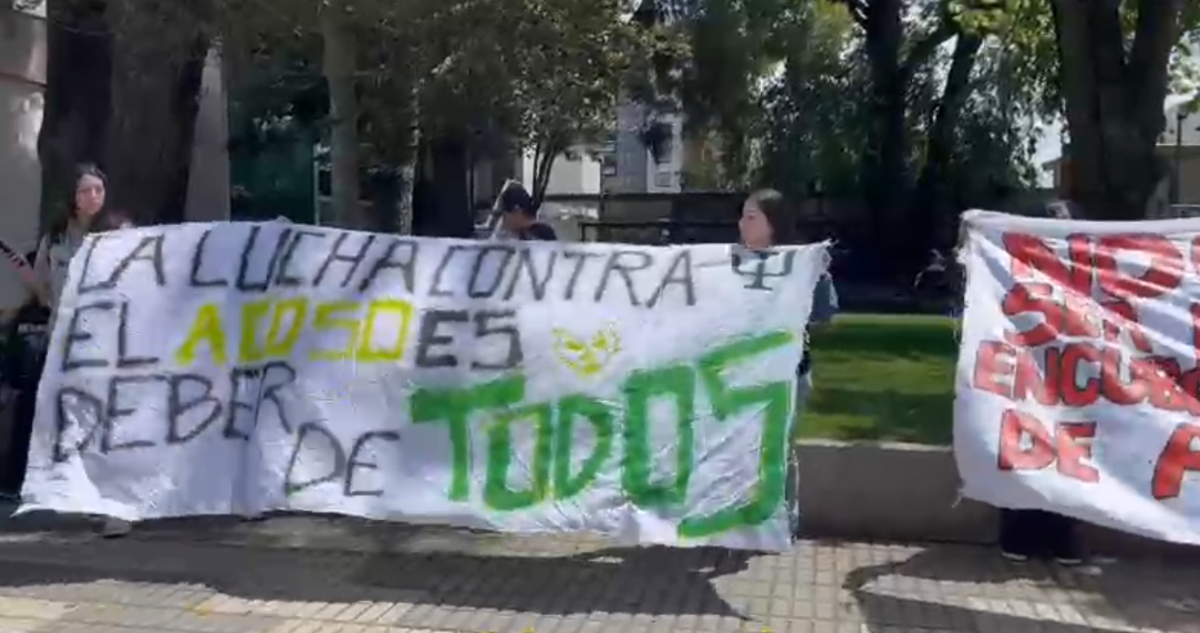 Estudiantes de Psicología de UC Temuco Exigen Justicia y Cambio: Paro y Toma por Acoso Docente