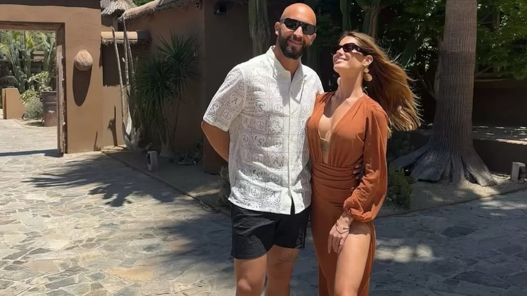 Gala Caldirola y Cristóbal Sumar: Un Amor Floreciente en la Carretera