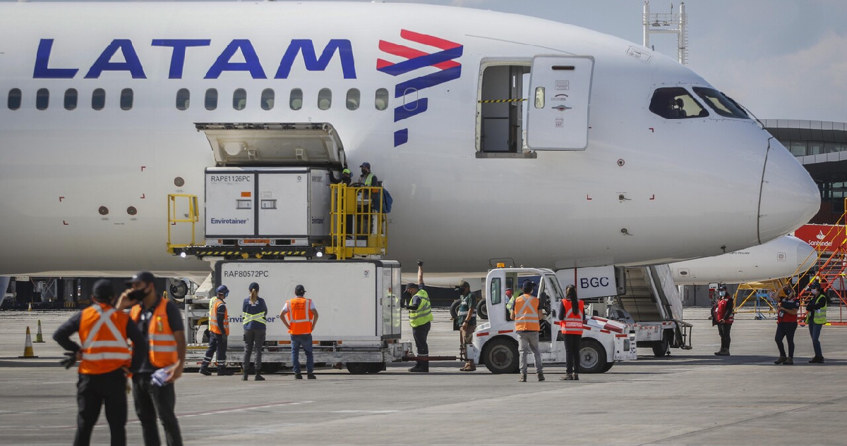 Latam Airlines Enfrenta Posible Huelga de Pilotos: Cancela Vuelos y Busca Acuerdo