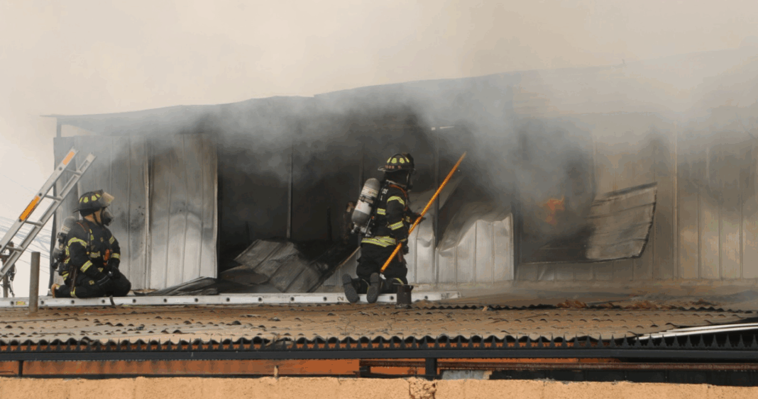 Tragedia en Caldera: Incendio fatal deja una víctima mortal y dos viviendas destruidas