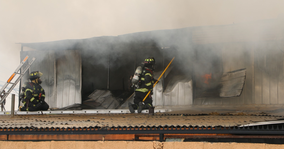 Tragedia en Caldera: Incendio fatal deja una víctima mortal y dos viviendas destruidas