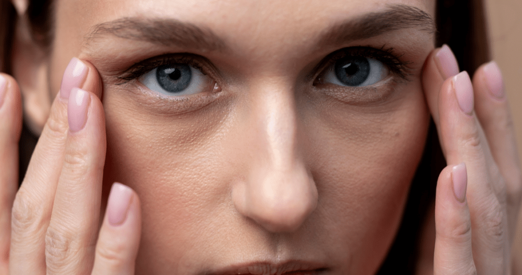 Descubre los 3 Factores Clave Detrás de las Odiadas Ojeras (Que No Son Solo Falta de Sueño)